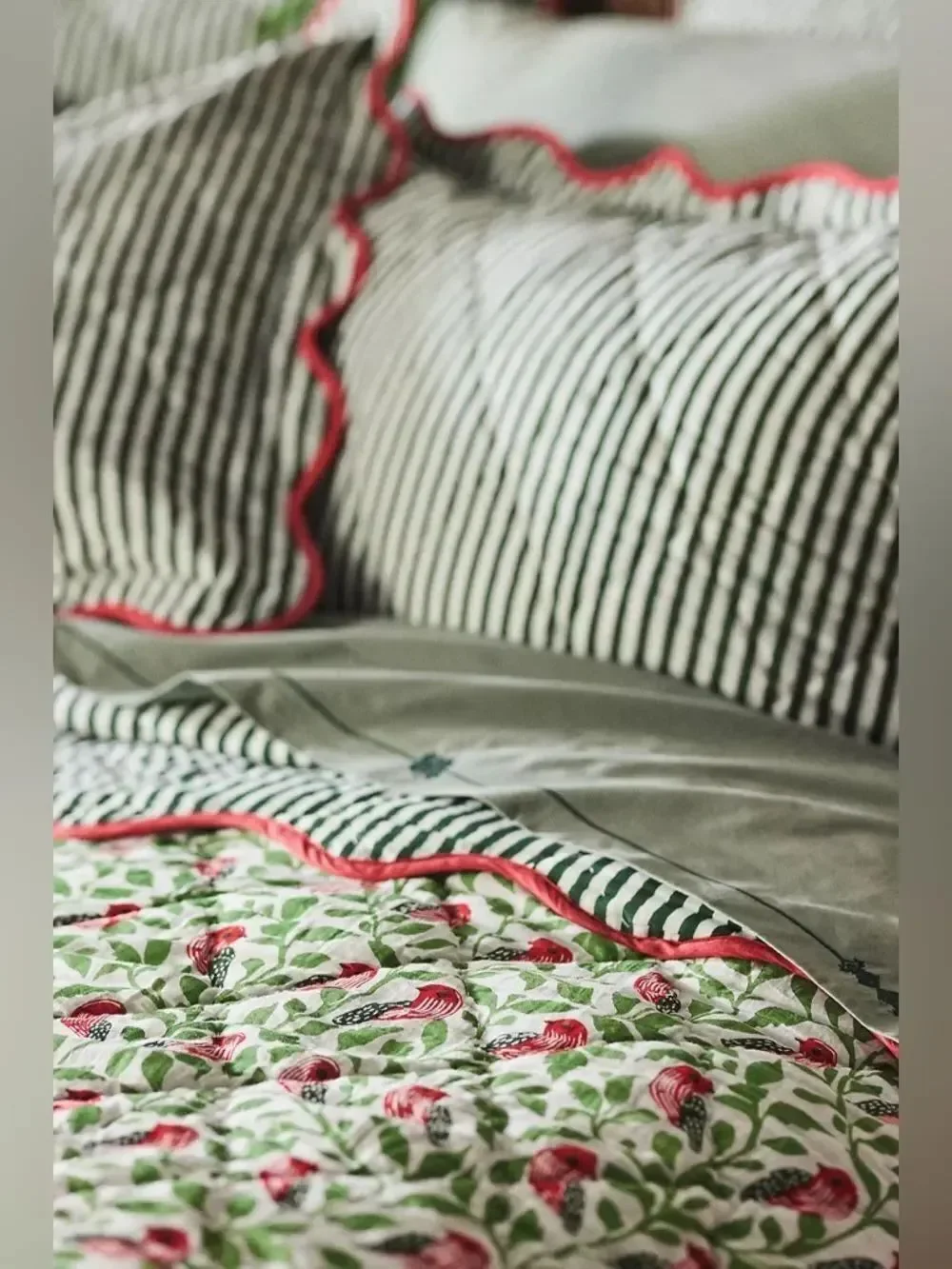 New Anthropologie Iluka 100% Cotton Gauze Floral Quilt Size Queen
